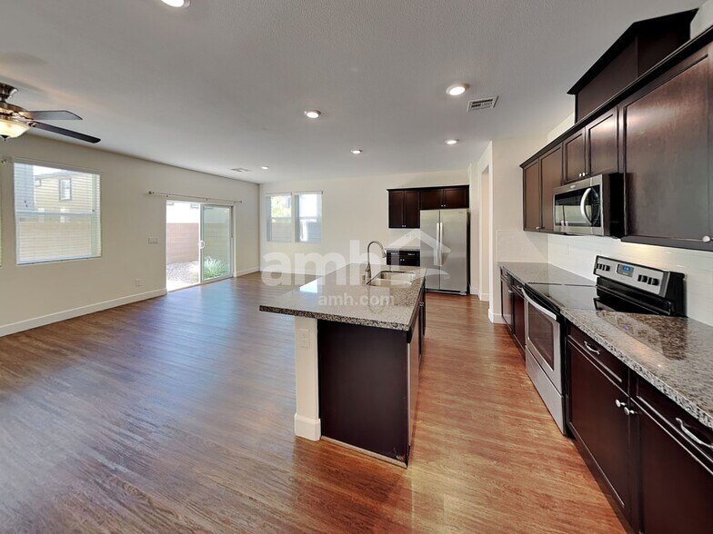 Building Photo - 9289 Baylee Bay Court