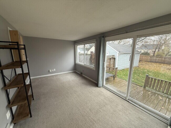 Building Photo - Alger Heights Charmer