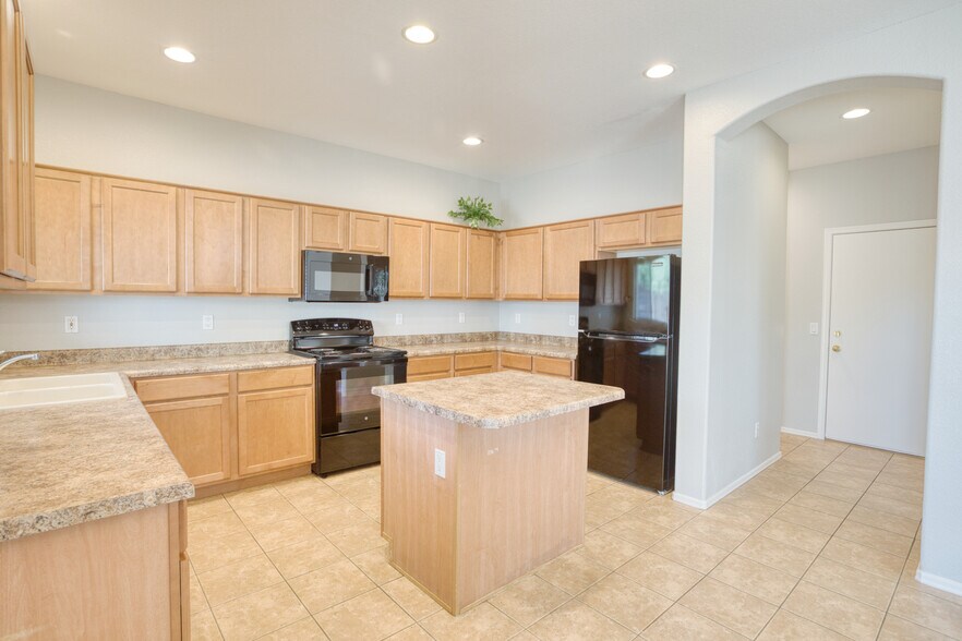 Building Photo - 3799 S Laurel Way