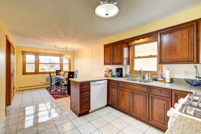 Building Photo - 5212 Avery Pl