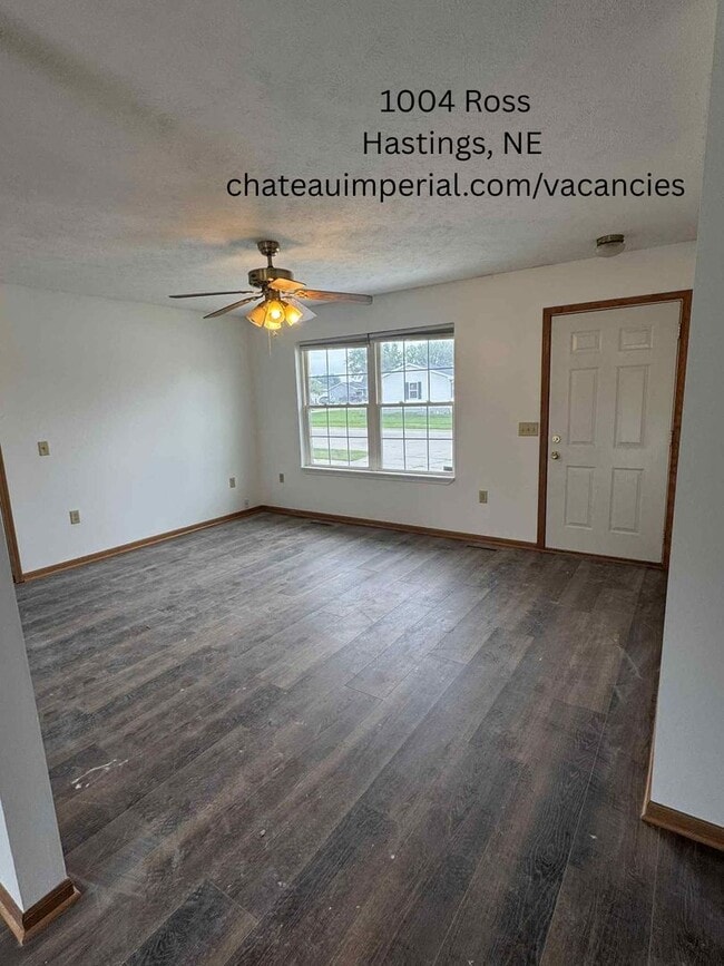 Building Photo - 4 bedroom, 2 bathroom house