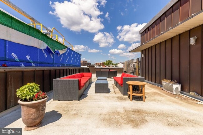 Building Photo - 1700 Kalorama Rd NW