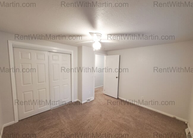 Building Photo - 3 Bedroom, 2 Bath & Main floor laundry- 6t...