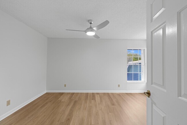 Building Photo - 1410 Ocean Dunes Cir