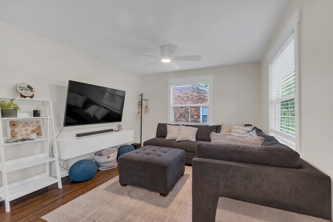Building Photo - 2929 Emery Dr