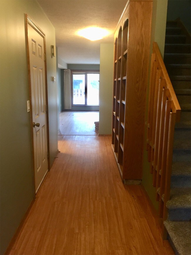 Building Photo - 1711 W Koch St