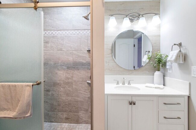 Building Photo - 8921 Blind Pass Rd