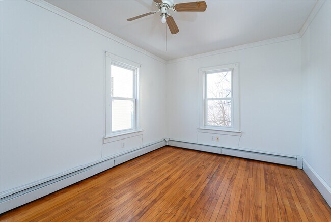 Building Photo - 26 Wilson St