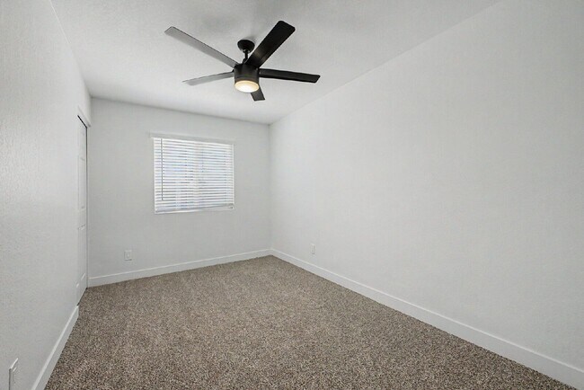 Building Photo - 2303 E Inverness Ave