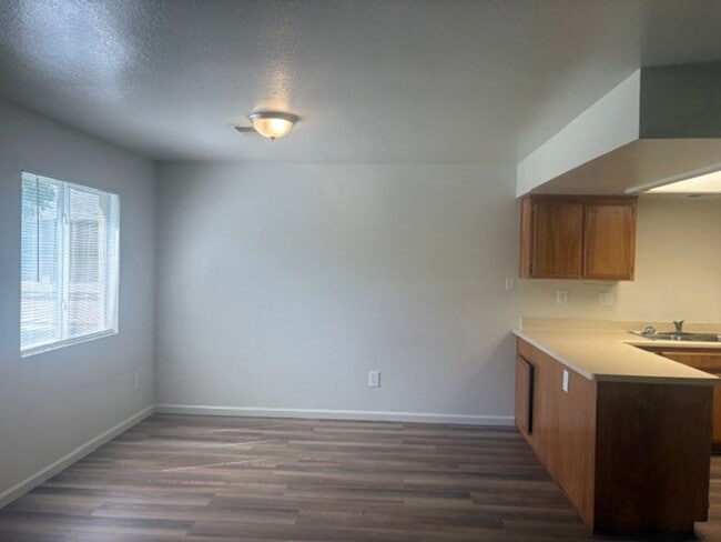 Building Photo - 1730 Inyo St