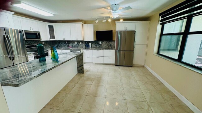 Primary Photo - 20381 NE 30th Ave