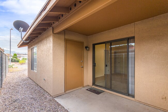 Building Photo - 4147 Calle Barona