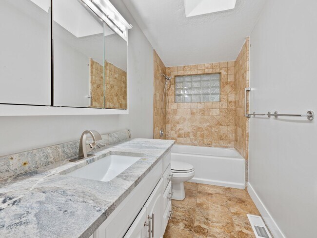 Building Photo - 3340 S Terrace View Dr