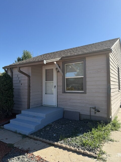 Building Photo - "Charming 3-Bedroom Home with Hardwood Elegance on Hanover Street, Aurora!"
