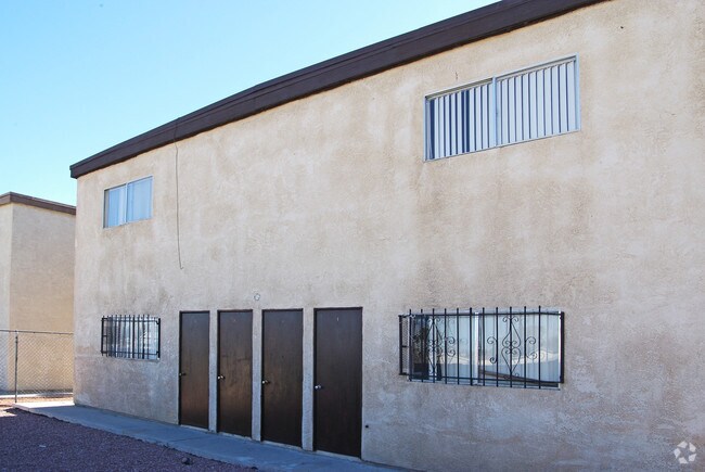 Building Photo - 3608 Thomas Ave