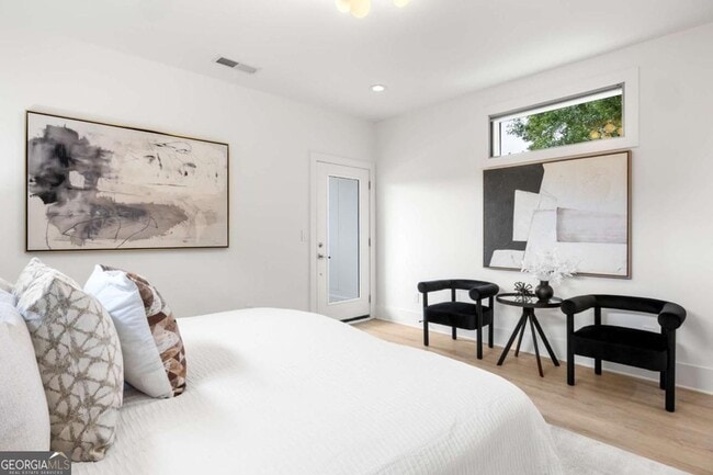 Building Photo - 24 Hutchinson St NE