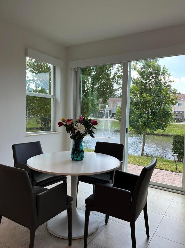 Building Photo - 6271 SE Portofino Cir