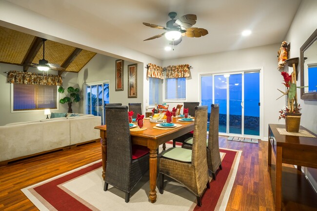 Building Photo - Welcome to this stunning 3-bedroom, 3-bathroom beachfront island oasis in the beautiful Hauula, HI.