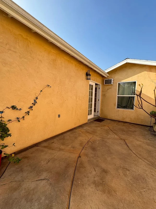 Building Photo - 648 Molinar Ave