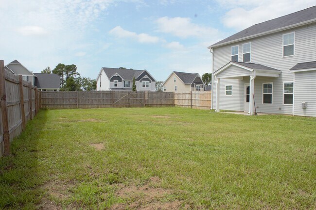 Building Photo - 2143 Stafford Dr