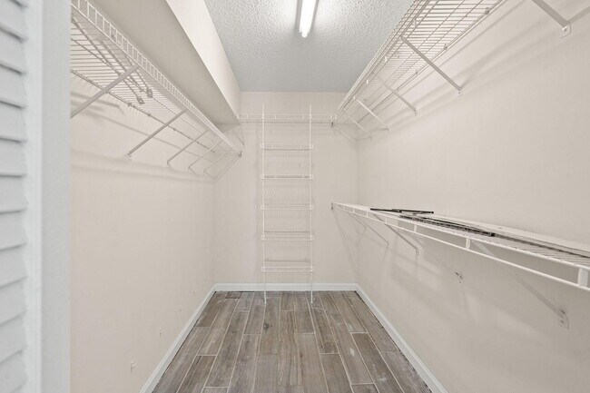 Building Photo - 300 Hammocks Trail