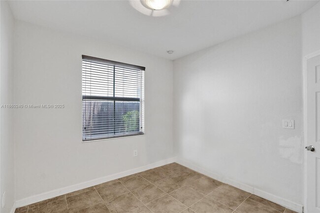Building Photo - 15385 SW 93rd Ln