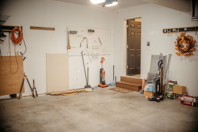Building Photo - 20 Limestone Ln