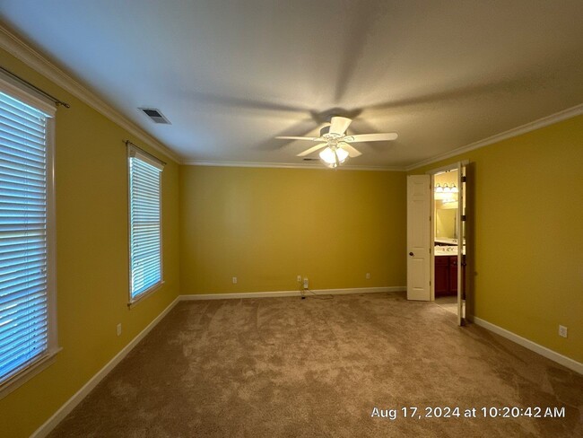 Building Photo - 10135 Ridgewood Oak Dr