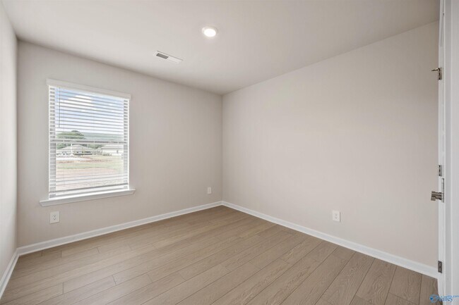 Building Photo - 4608 Hampton Glen Circle SE