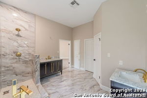 Building Photo - 18605 Elmbrook