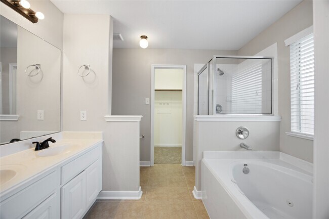 Building Photo - 7447 Oakwood Canyon Dr