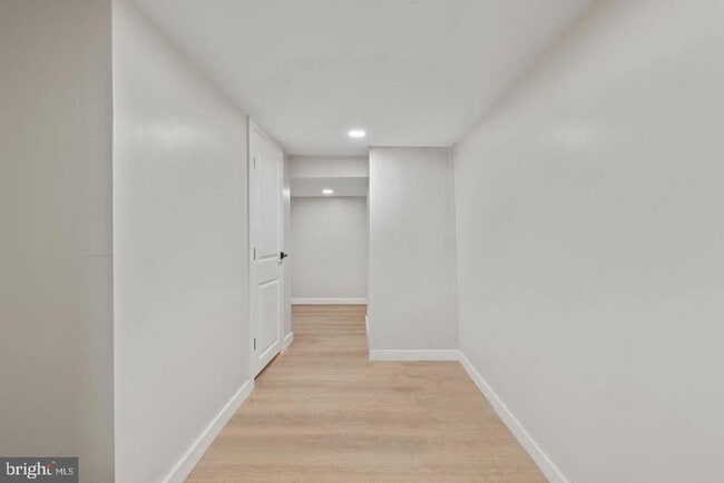 Building Photo - 2321 W Firth St