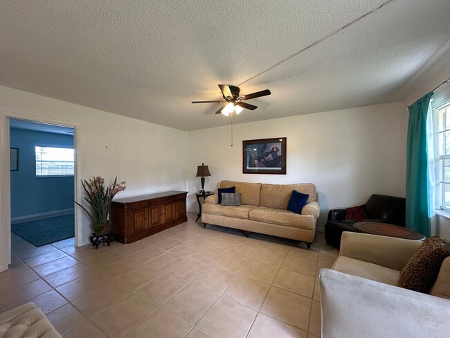 Building Photo - ANNUAL RENTAL - POINCIANA - PARTIALLY FURN...
