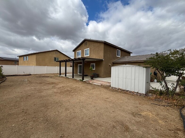 Building Photo - 12828 Shawnee