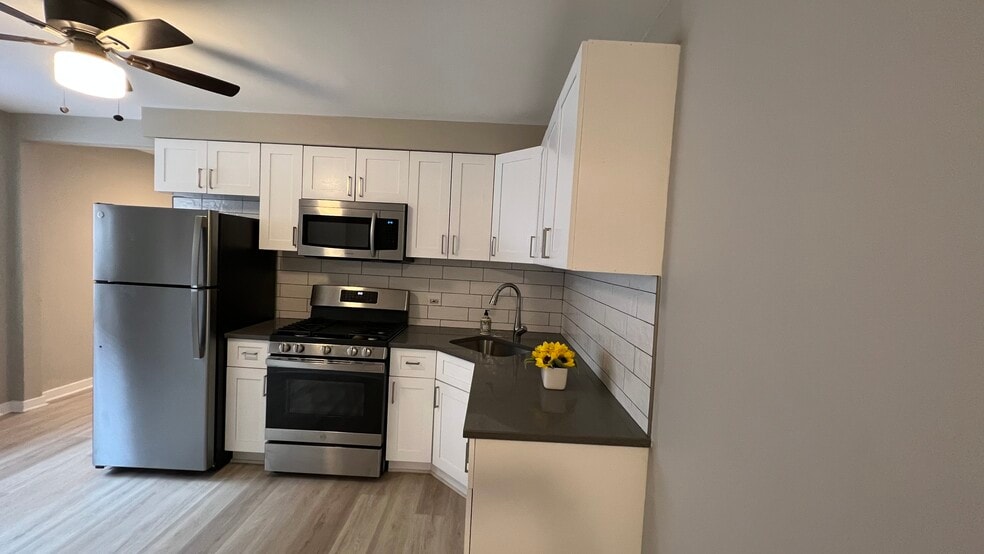 kitchen - 4835 Hull St