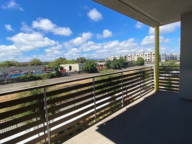 Building Photo - Recently Built and Immaculate 3 Bedroom 2.5 Bathroom Condo in Milpitas