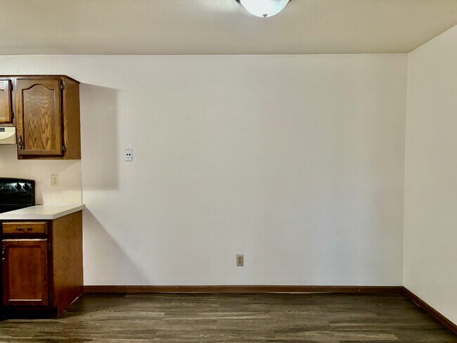 Building Photo - 517 136th Ave