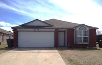 Building Photo - 2408 Thoroughbred Dr