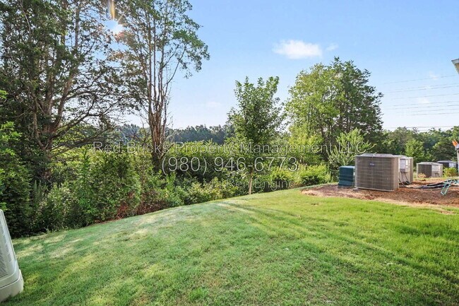 Building Photo - 2070 Old Rivers Rd