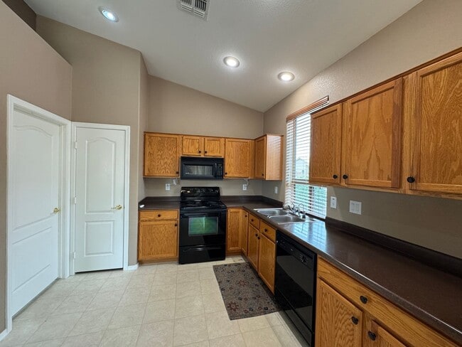 Building Photo - 2 Bedroom Single Story Home Available in Arizona Traditions Retirement Community Located Near Bel...