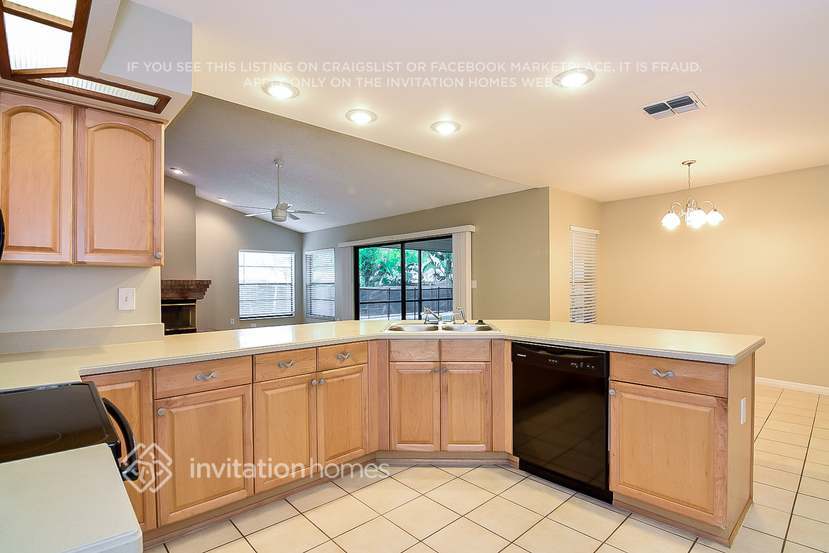 Building Photo - 1406 Clarion Dr