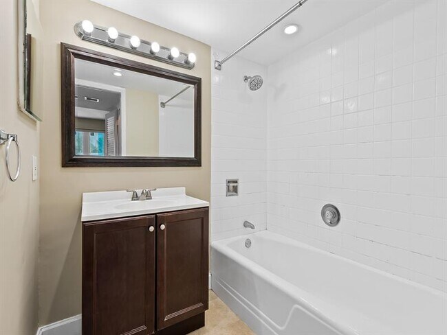 Building Photo - 4100 Galt Ocean Dr