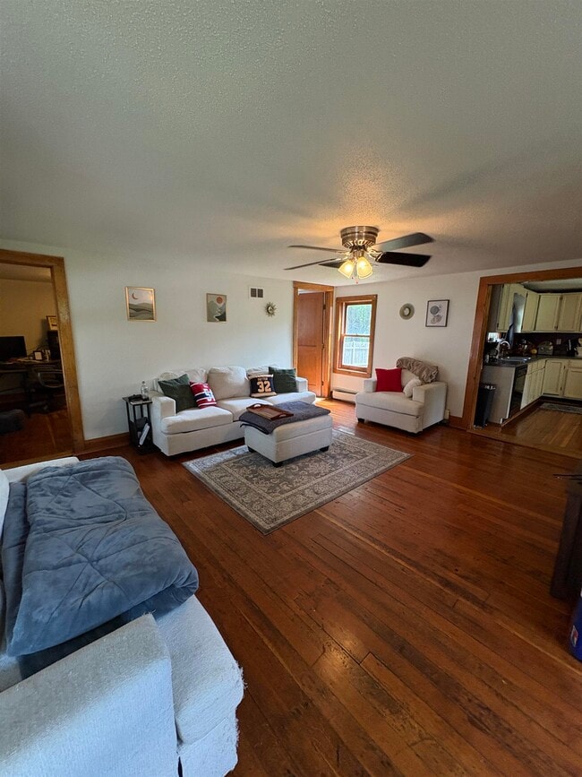 Building Photo - 424 VT-15