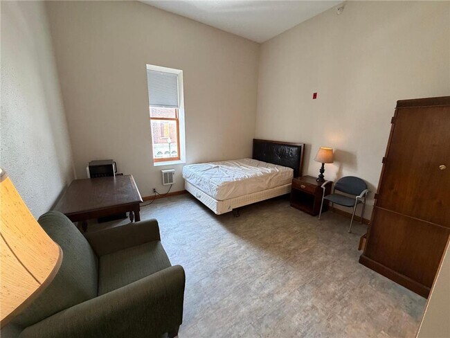 Building Photo - 542 Benson Ave SW