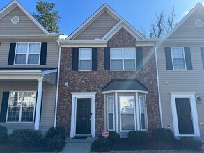 Building Photo - 3BR Townhome in Durham!
