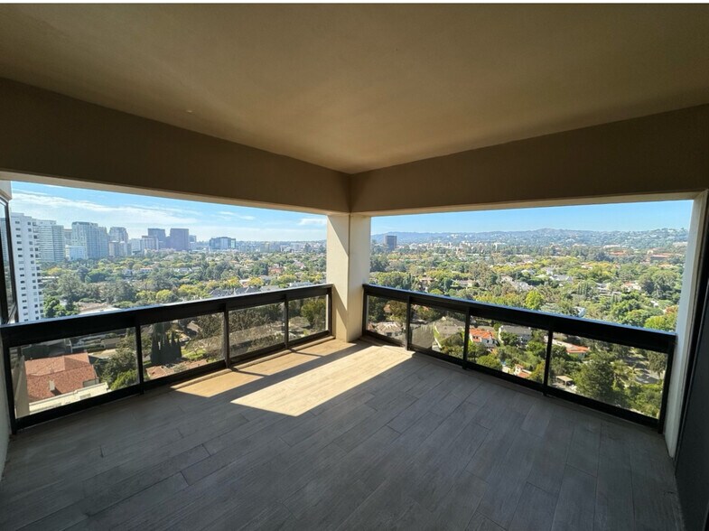 Building Photo - 10445 Wilshire Blvd