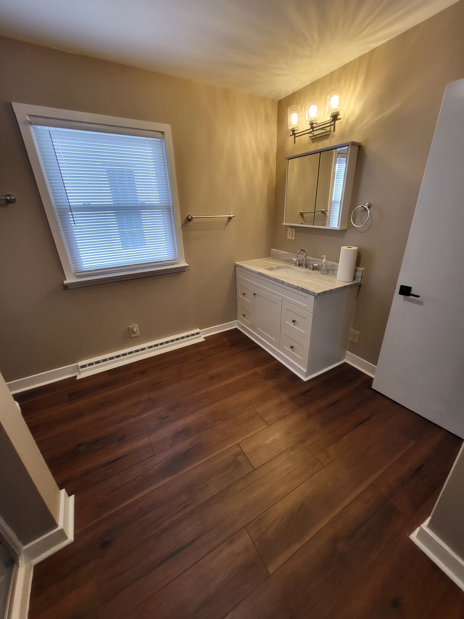 Bath - 709 Michigan St