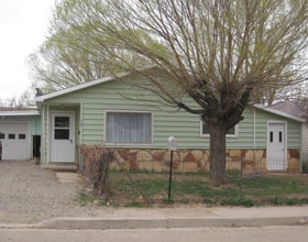 Building Photo - 2 bedroom 1 bathroom