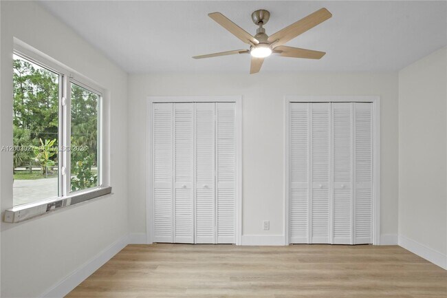 Building Photo - 12090 164th Ct N