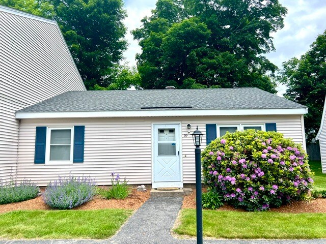 Unit Entrance - 103 Main St